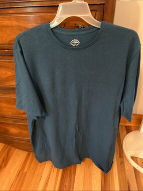 St. John's Bay Men's Short Sleeve Crew Tee in Teal